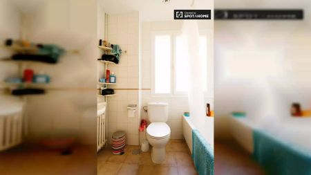 Single Bed in Rooms for rent in spacious 5-bedroom apartment in Nueva España - Photo 5