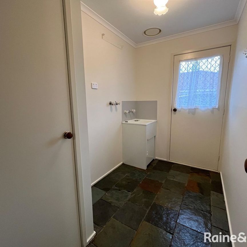 Quiet, Comfortable and Convenient! - Photo 1