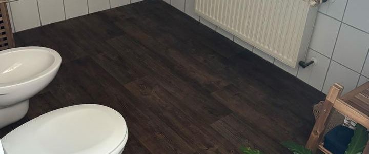 Ruhige 2-Zimmer Dachgeschosswohnung mit Balkon - Photo 1