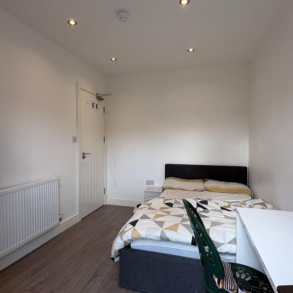 1 bedroom house of multiple occupation to rent - Photo 1