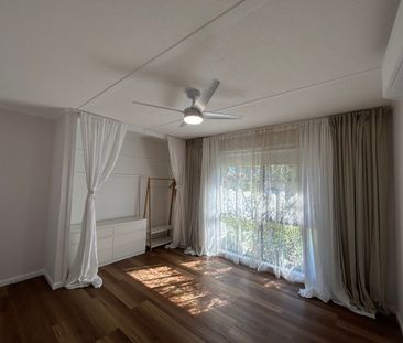 RENOVATED HOME WITH SOLAR PANELS ! - Photo 2