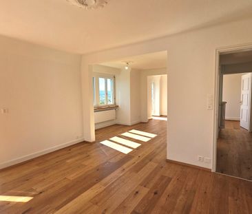Charmante 2-Zimmer-Wohnung mit Balkon und Aussicht in Zürich-Höngg - Foto 1