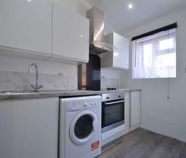 Brentford, TW8 - Photo 1