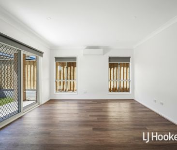 Brand New 4 Bedroom Home - Available Now! - Photo 6