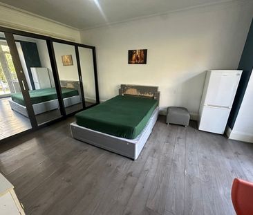 Room in a Shared House, Hendon Lane, N3 - Photo 3