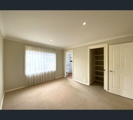 69 Lyndhurst Drive, Bomaderry, NSW 2541 - Photo 4