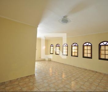 Casa para alugar com 360m², 4 quartos e sem vaga - Foto 3