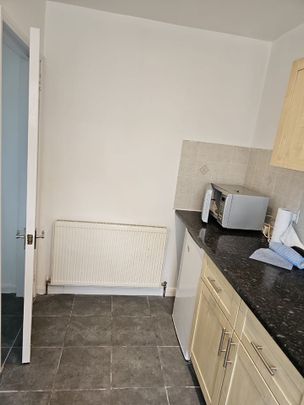 Studio Flat, Lee High Road, SE13 - Photo 1