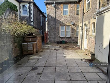 2 bedroom semi-detached house to rent - Photo 3