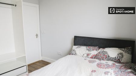 Room in 6-bedroom apartment in Stoneybatter Dublin - Photo 4