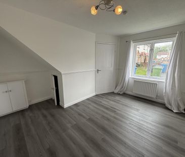 2 bedroom end of terrace house to rent - Photo 1