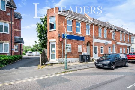 2 bedroom apartment to rent Clarence Park Road, Bournemouth - Photo 4