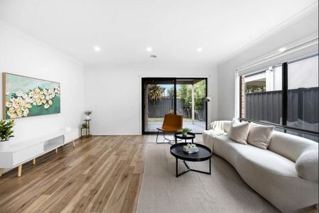 House So Nice, Even Your Plants Will Start Complaining if You Leave - Photo 3