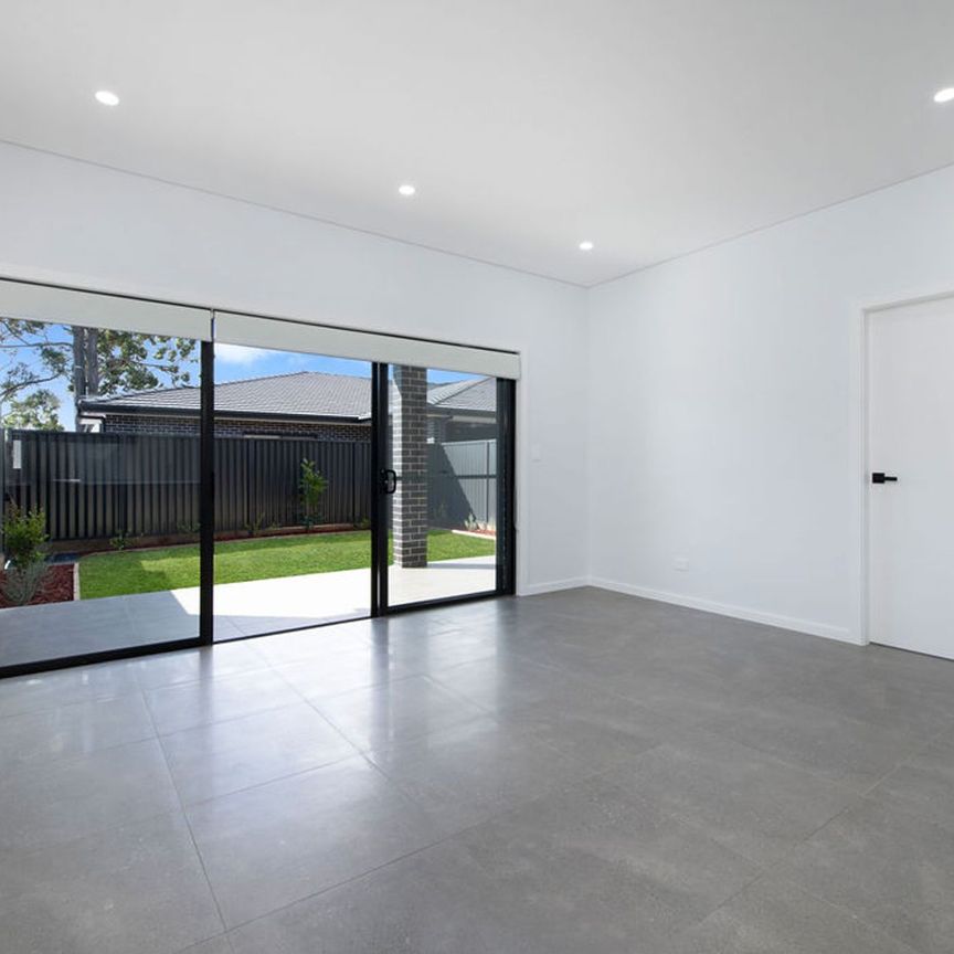 3/50 Forrest Road, 2213, East Hills Nsw - Photo 1