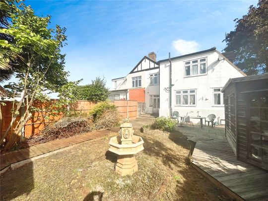 Lyndhurst Avenue, Twickenham, TW2 6BJ - Photo 1