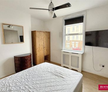 2 bedroom semi-detached house to rent - Photo 4