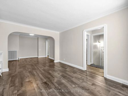 18 Roblin Avenue - Photo 5