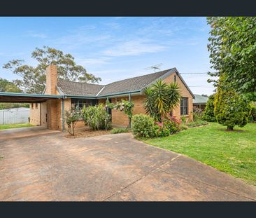 3-Bedroom Home with Private Garden & Covered Deck - Photo 5