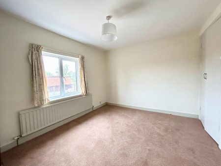 4 bedroom detached house to rent - Photo 4