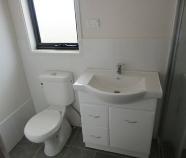Modern 2 Bedroom Ensuite Home With Double Garage - Photo 4