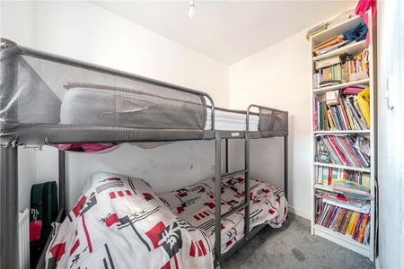 Chalk Dene, Ebbsfleet Valley, DA10 1AB - Photo 4