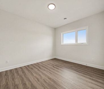 For Lease - 480 Falcon Lane Unit# A, Russell, Ontario - Photo 6
