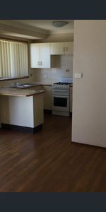 Perfect Family Location - Walk to Schools, Shops & Transport - Photo 4