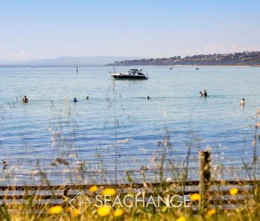 Modern Three-Bedroom Oasis in a Prime Seaside Location - Photo 4