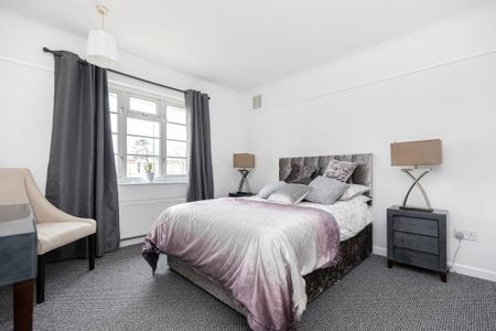 3 bedroom flat to rent - Photo 4