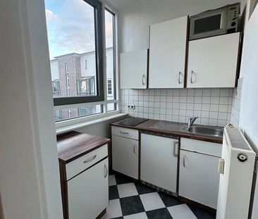 Helle-2-Zimmer-Wohnung mit Balkon mit EBK - Photo 1