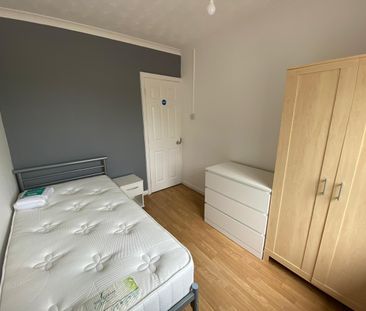Room in a Shared House, Natal Road, CB1 - Photo 3