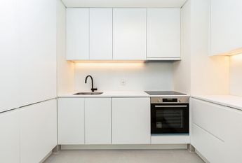 2 Bedroom Apartment with a view, Largo do Rato, Lisboa