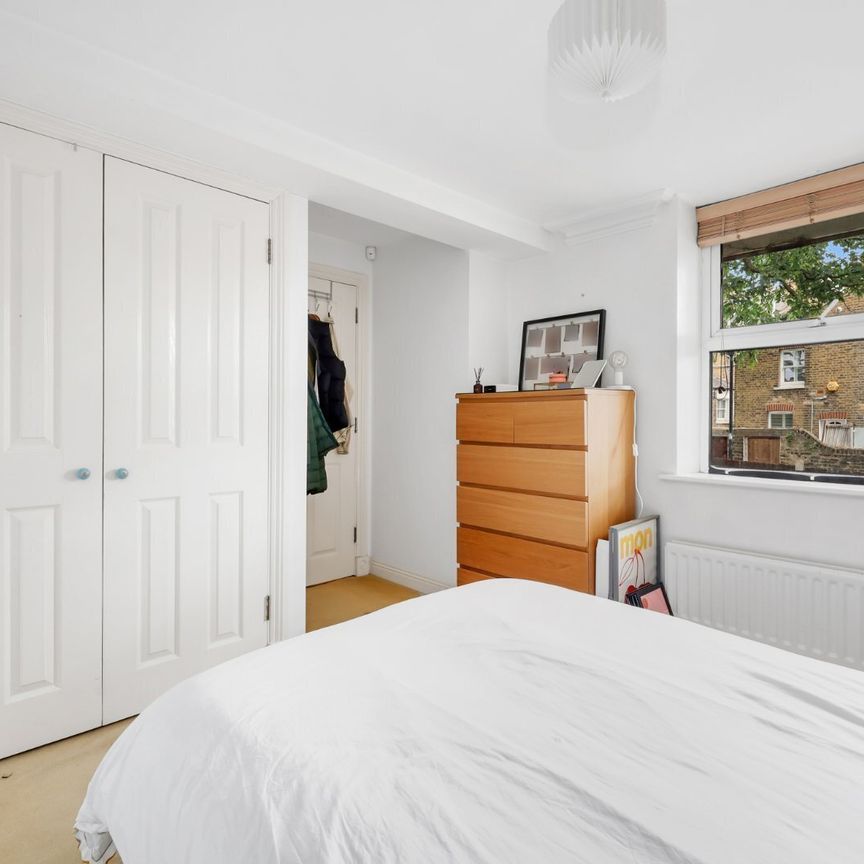 Willow Lodge, 195 Cedars Road, London, SW4 - Photo 1