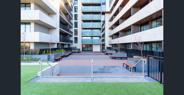 Stylish One-Bedroom Apartment in the Heart of Yarraville - Photo 1