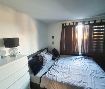 Großzügige 4-Zimmer-Maisonettewohnung mit Dachstudio in der Nienbur... - Photo 5