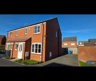 3 bedroom semi-detached house to rent - Photo 2