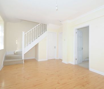 4 bedroom detached house to rent - Photo 3