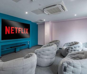 1 bedroom in a flat share to rent - Photo 2