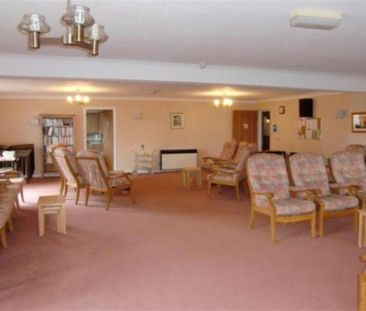 1 bedroom retirement property to rent - Photo 3