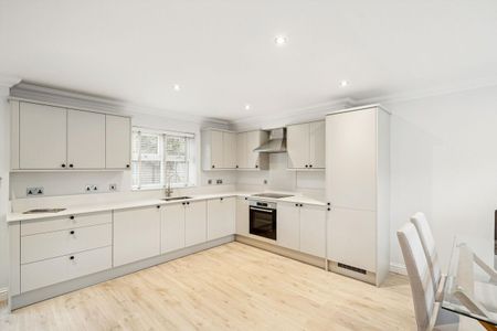 A charming, recently refurbished mews house in a superb location in Clapham South, SW12<br />*HMO LICENCE FOR UP TO 4 TENANTS. - Photo 4