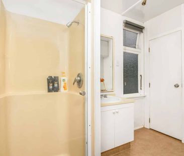 26 Jones St - Warm and Welcoming Home!! - Photo 2