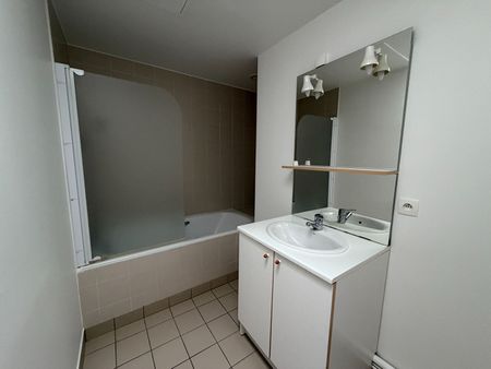 Location Appartement 5 pièces 93m² - Photo 3