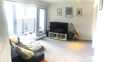 In the Heart Of The City - Photo 2