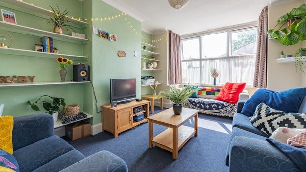 Mayville Avenue, Leeds - Photo 1