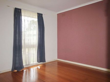 13 Minogue Crescent, Hoppers Crossing VIC - Photo 4