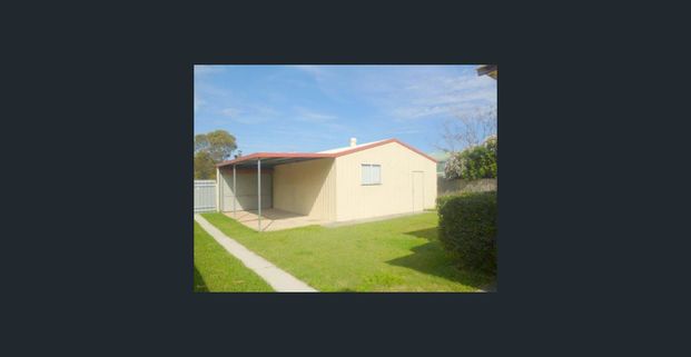 Uber-Cute Cottage, Fantastic Location! - Photo 1