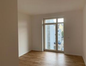 Bahnhofstr. 38, Wohnung 7 ~~~ Einbauküche der Vormieter gegen Entgelt möglich, Balkon, Loggia, Fußbodenheizung, Parkett, Tageslichtbad mit Wanne und Dusche, Gäste-Bad, Stellplatz - Photo 1