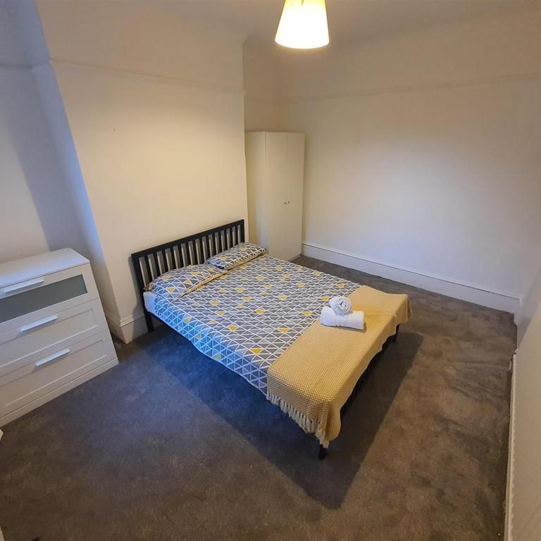 6 bedroom house share to rent - Photo 1