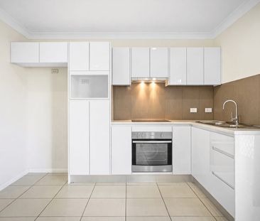 ** Well-Presented Granny Flat with Modern Interiors & Large Family ... - Photo 4