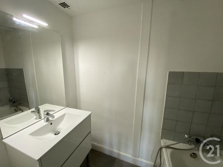 Location Appartement 2 pièces 45m² RIOM 63200 - Photo 5